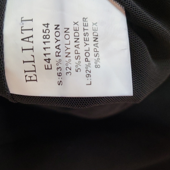 Elliatt Black V Neck Fit & Flare Dress Small - Picture 4 of 4